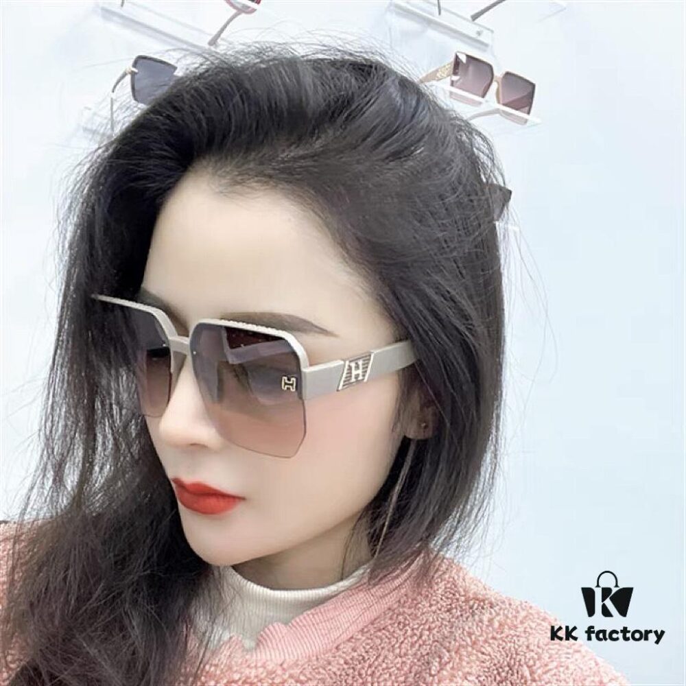 6931aecdccd8ab3d7afa2df2 HERMES 2023 Spring New Arrival Original Release Luxury Fashion Square Sunglasses H1806