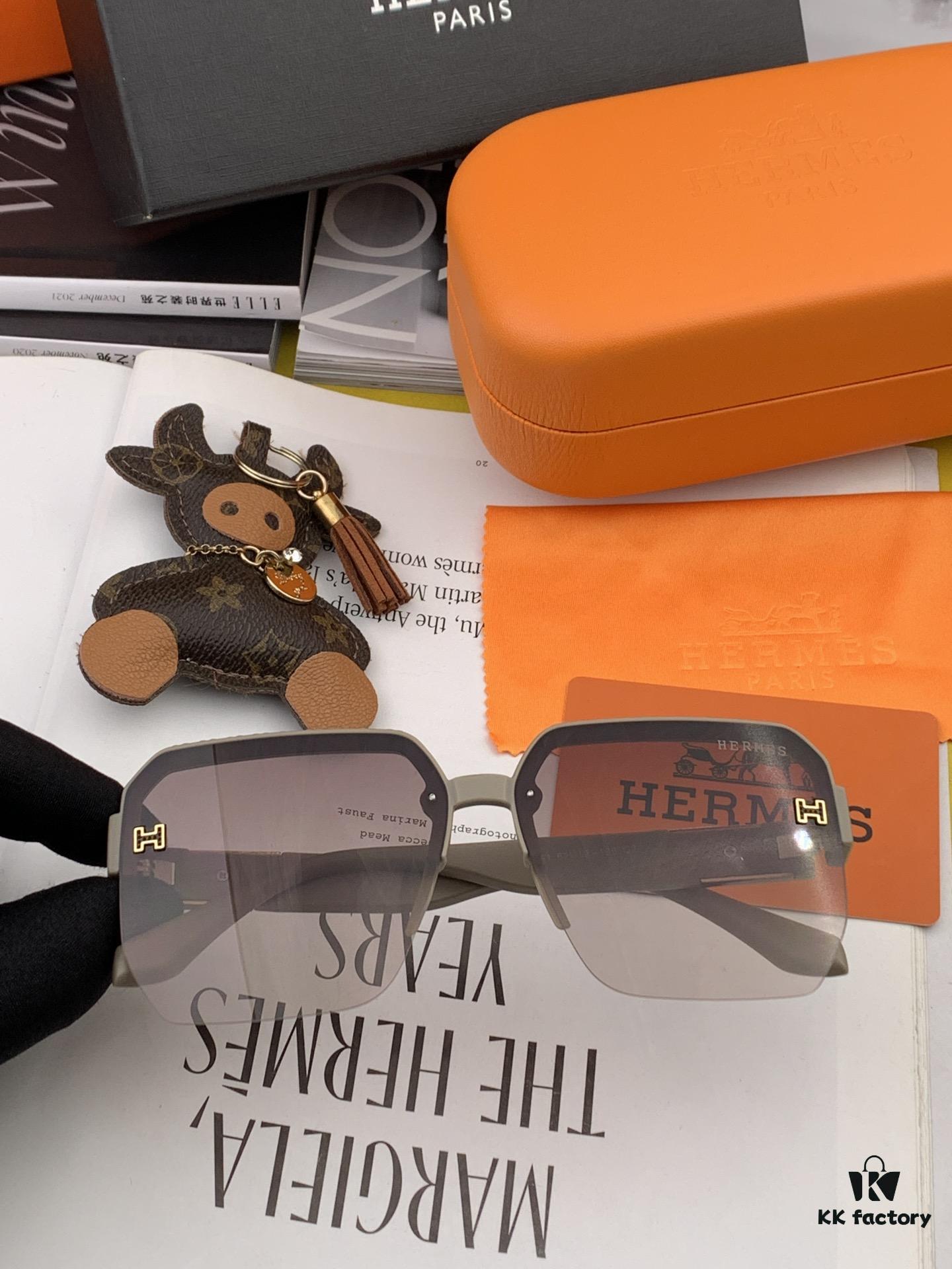 6931aecdccd8ab3d7afa2df3 HERMES 2023 Spring New Arrival Original Release Luxury Fashion Square Sunglasses H1806
