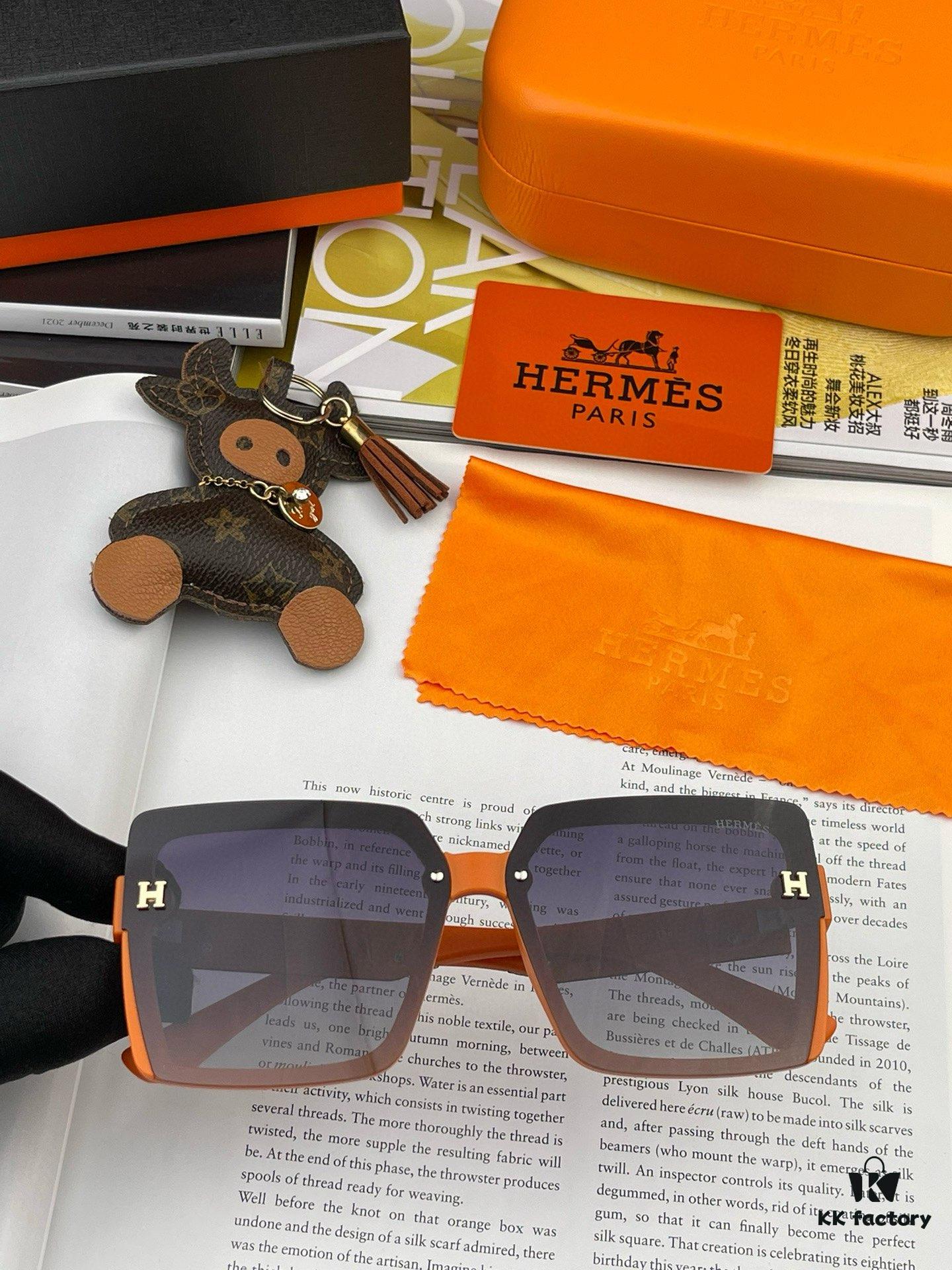 6931aececcd8ab3d7afa2e06 HERMES Hermès Spring 2023 New Arrival Original Release Famous Internet Hit Ultra Popular Blue Classic Luxury Global Fashion Square Sunglasses High-End Quality Authentic High-Quality Model: H1245