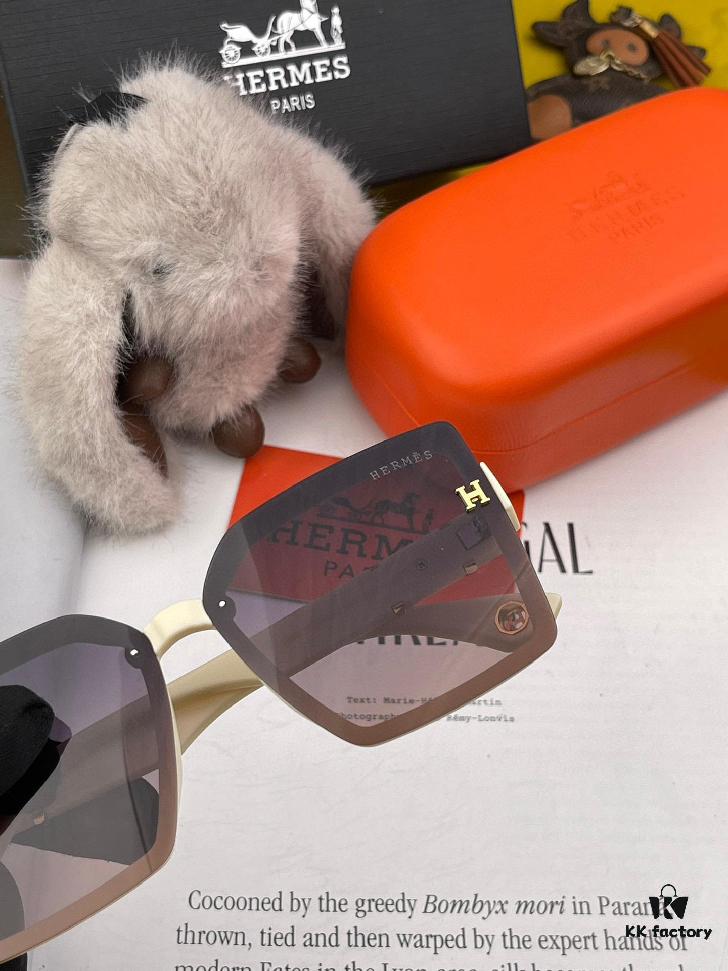 6931aed0ccd8ab3d7afa2e1b HERMES 2024 Spring New Arrival Original Release Famous Internet Sensation Ultra-Hot Selling Luxury Square Sunglasses Classic Integrated Frame Design High-End Quality Authentic Brand Premium Sunglasses Model: H2998