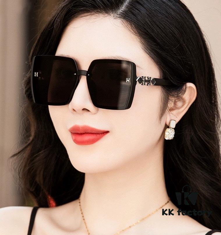 6931aed0ccd8ab3d7afa2e1f HERMES 2024 Spring New Arrival Original Release Famous Internet Influencer Ultra Popular Blue Classic Luxury Global Fashion Square Sunglasses High-Quality Authentic Designer Eyewear