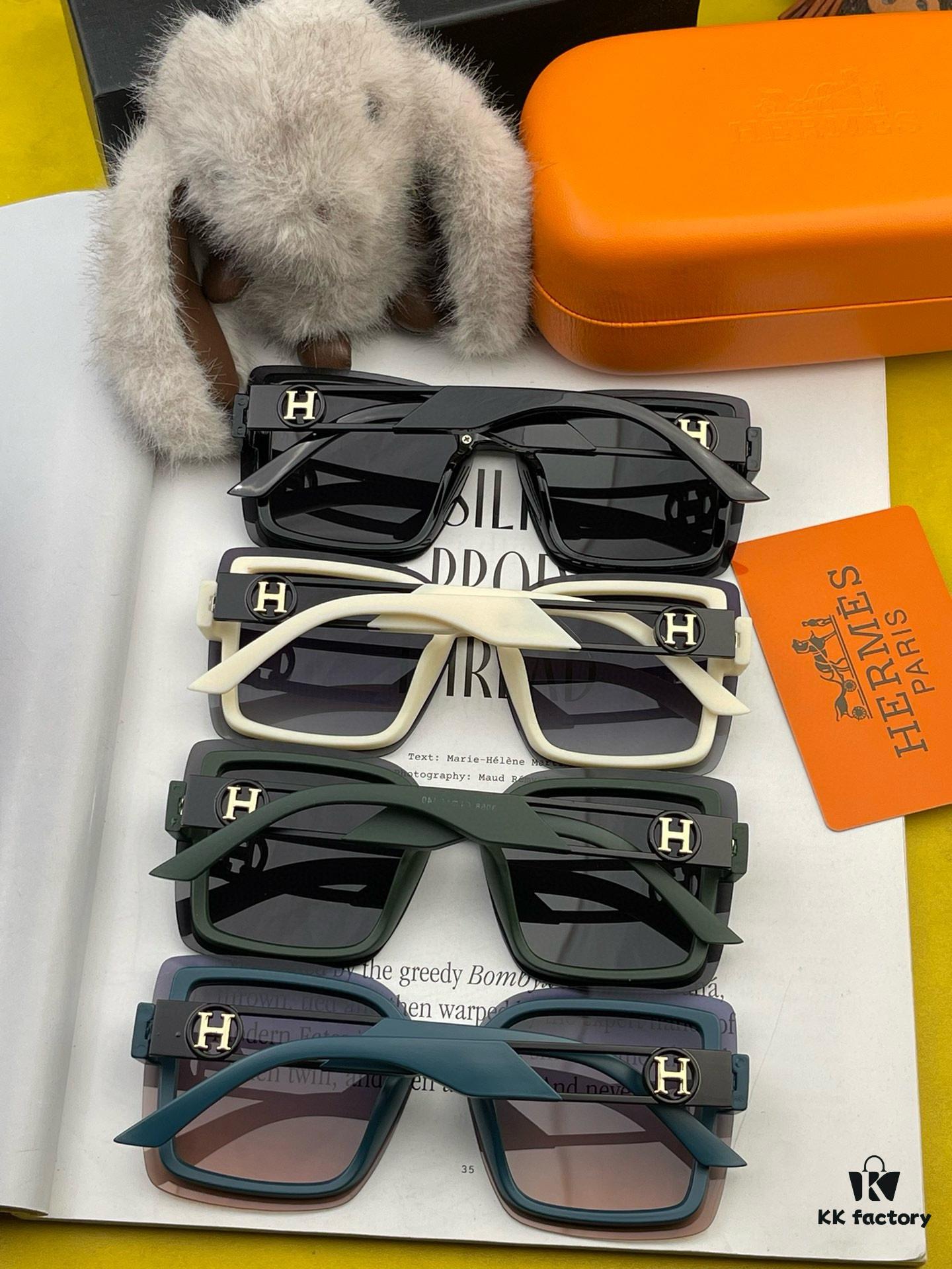 6931aed3ccd8ab3d7afa2e4a HERMES 2024 Spring New Arrival Original Shipment Famous Internet Sensation Ultra Popular Blue Classic Luxury Global Fashion Square Sunglasses