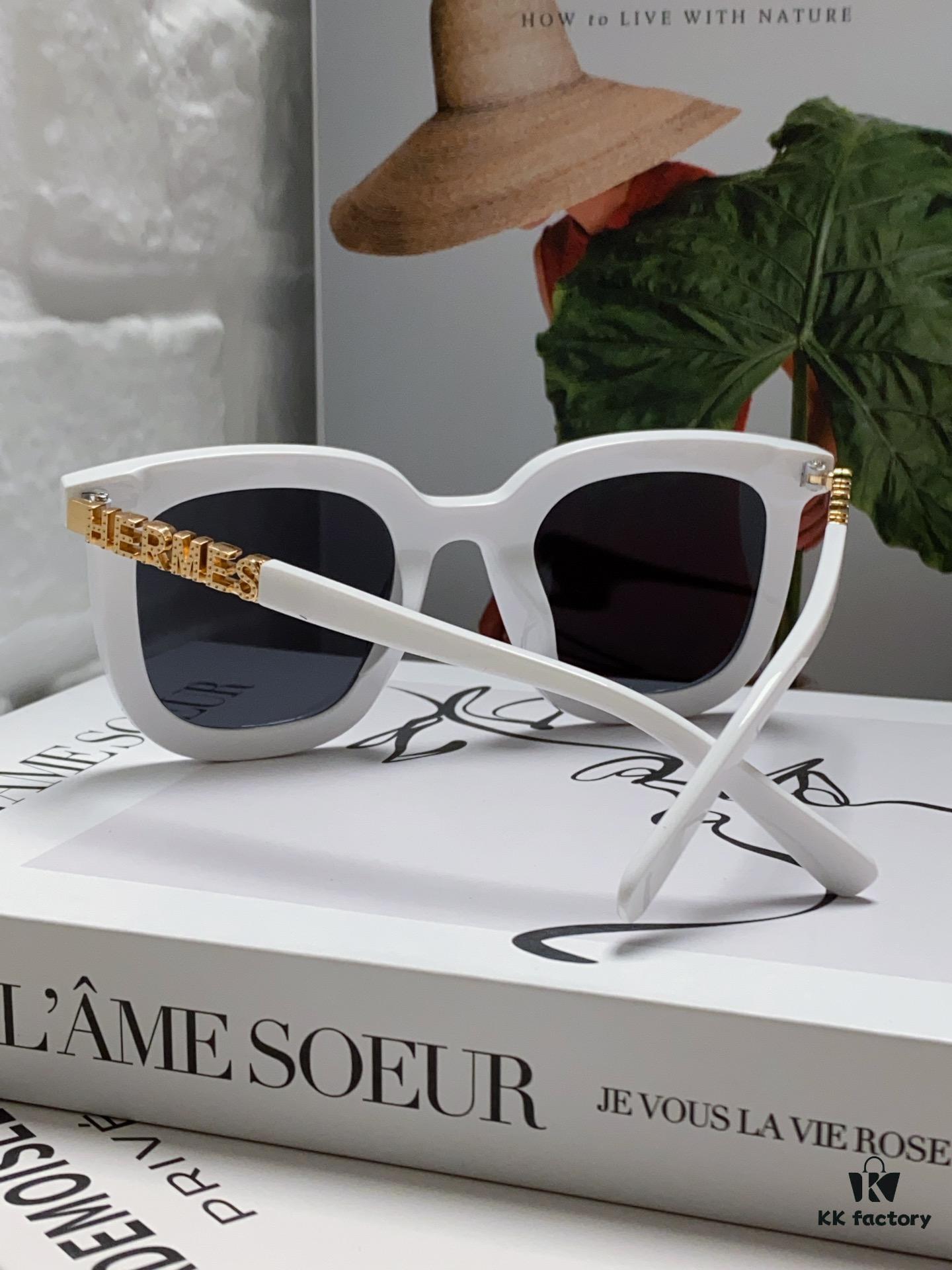 6931aed5ccd8ab3d7afa2e6c Hermes 2024 New Arrival Retro Square Sunglasses for Women, Flattering Frame for Round Faces, Stylish Metal Cut-Out Temples, UV-Protective Fashion Sunglasses