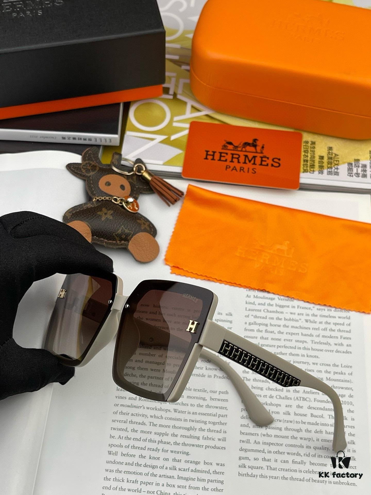 6931aedaccd8ab3d7afa2ea7 HERMES 2024 Spring New Arrival Original Release Famous Internet Sensation Ultra-Hot Selling Luxury Square Sunglasses Classic Integrated Frame Design High-End Quality Authentic Brand Premium Sunglasses Model: H1245