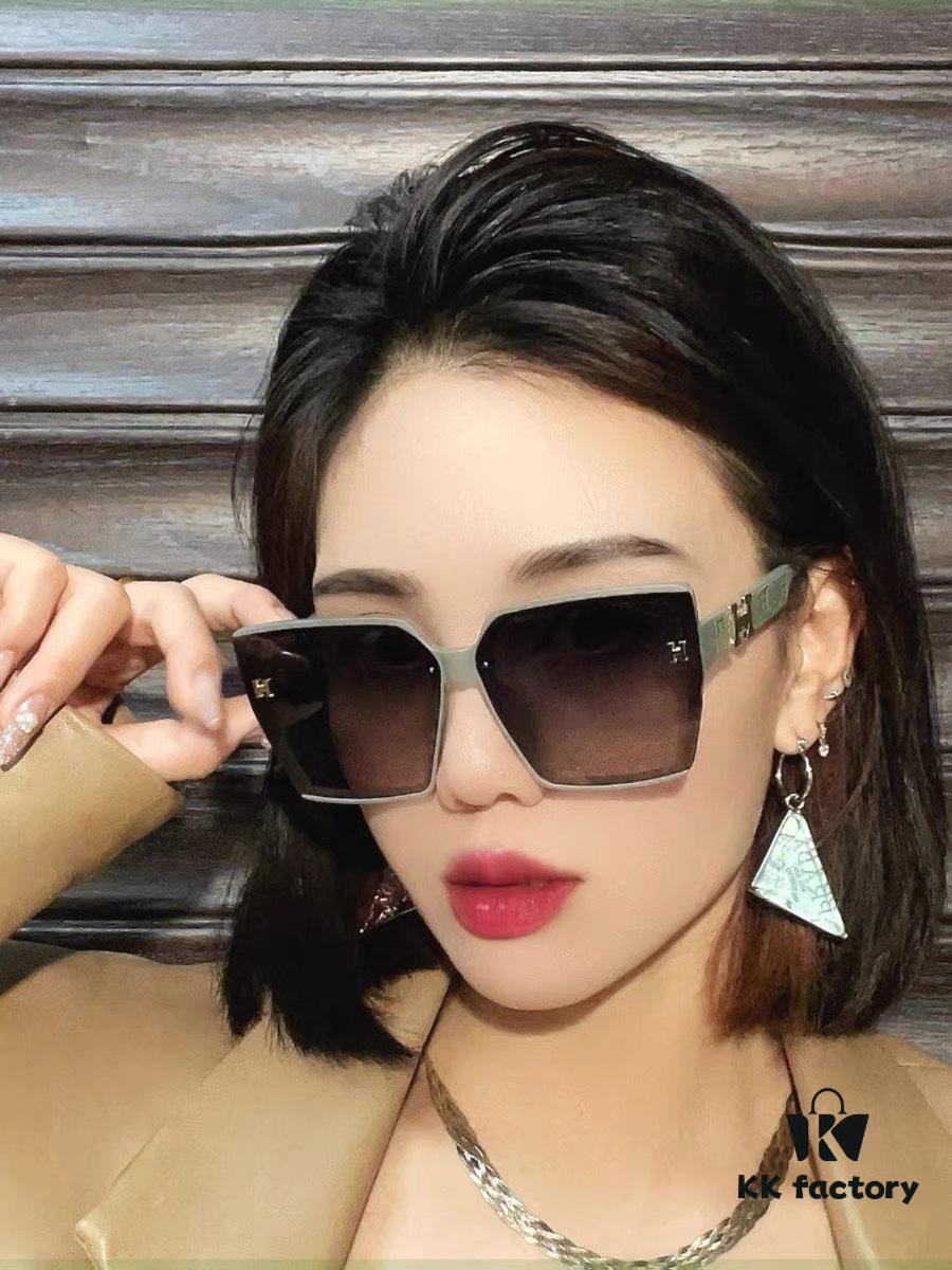 6931aef3ccd8ab3d7afa301a HERMES 2024 Spring New Arrival Original Luxury Square Sunglasses H7998
