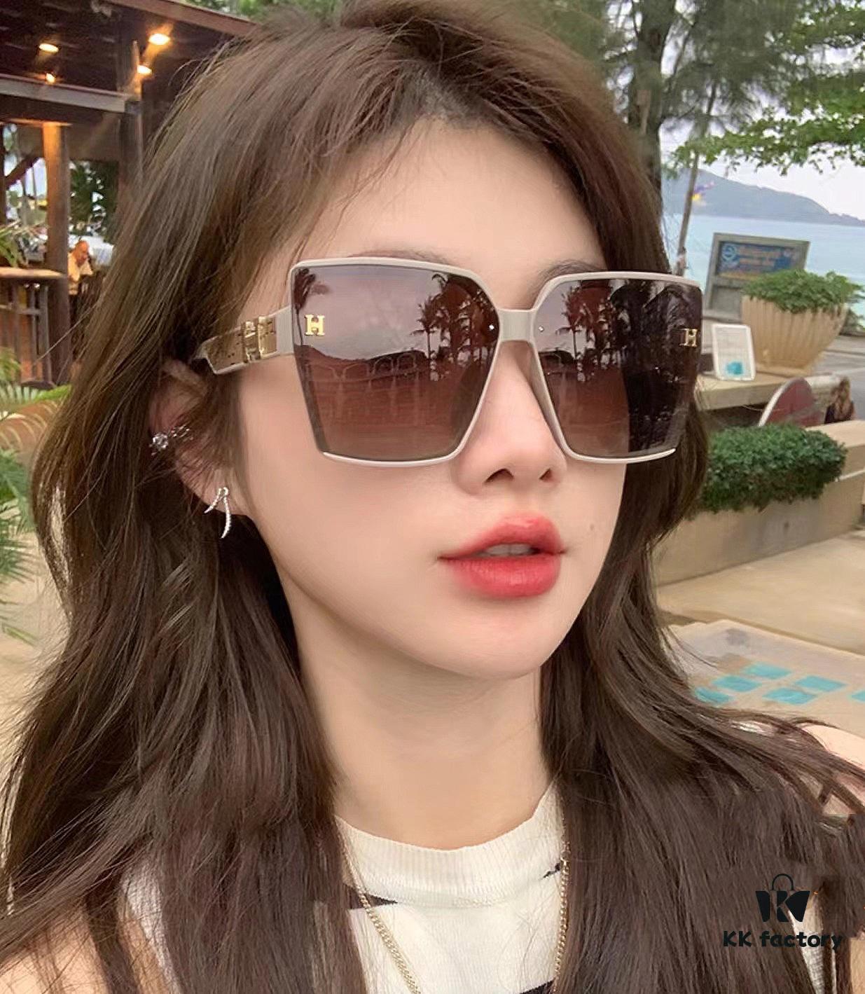 6931aef3ccd8ab3d7afa301b HERMES 2024 Spring New Arrival Original Luxury Square Sunglasses H7998