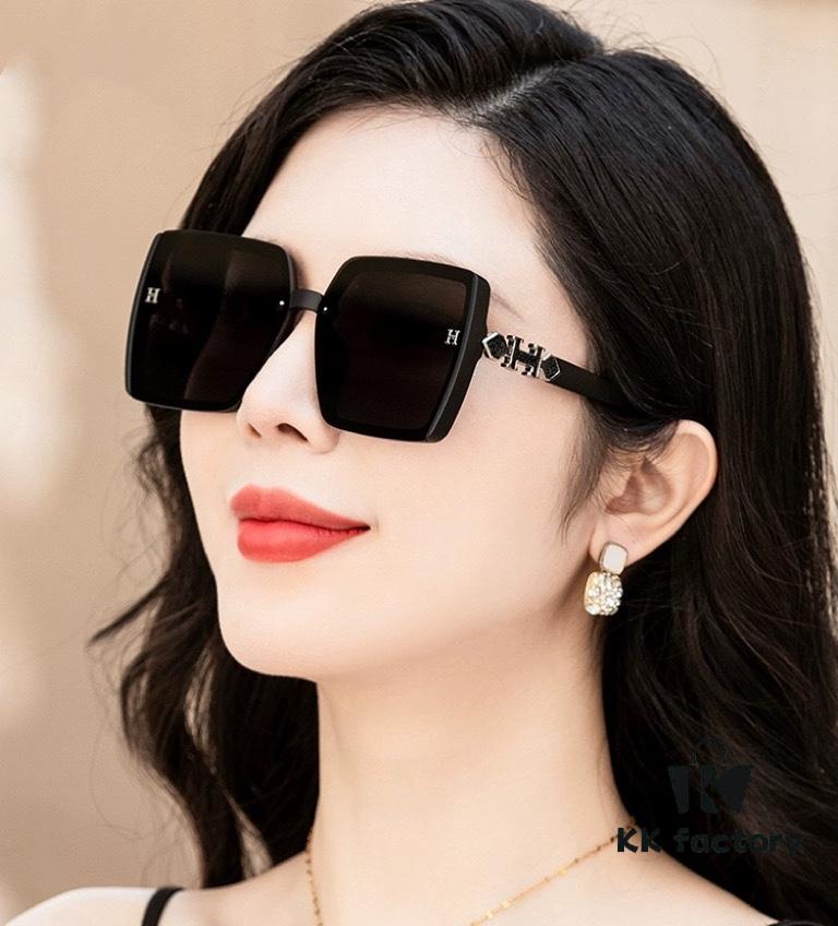 6931aef9ccd8ab3d7afa306d HERMES 2024 Spring New Arrival Original Release Famous Internet Influencer Ultra Hot Selling Blue Classic Luxury Global Fashion Square Sunglasses