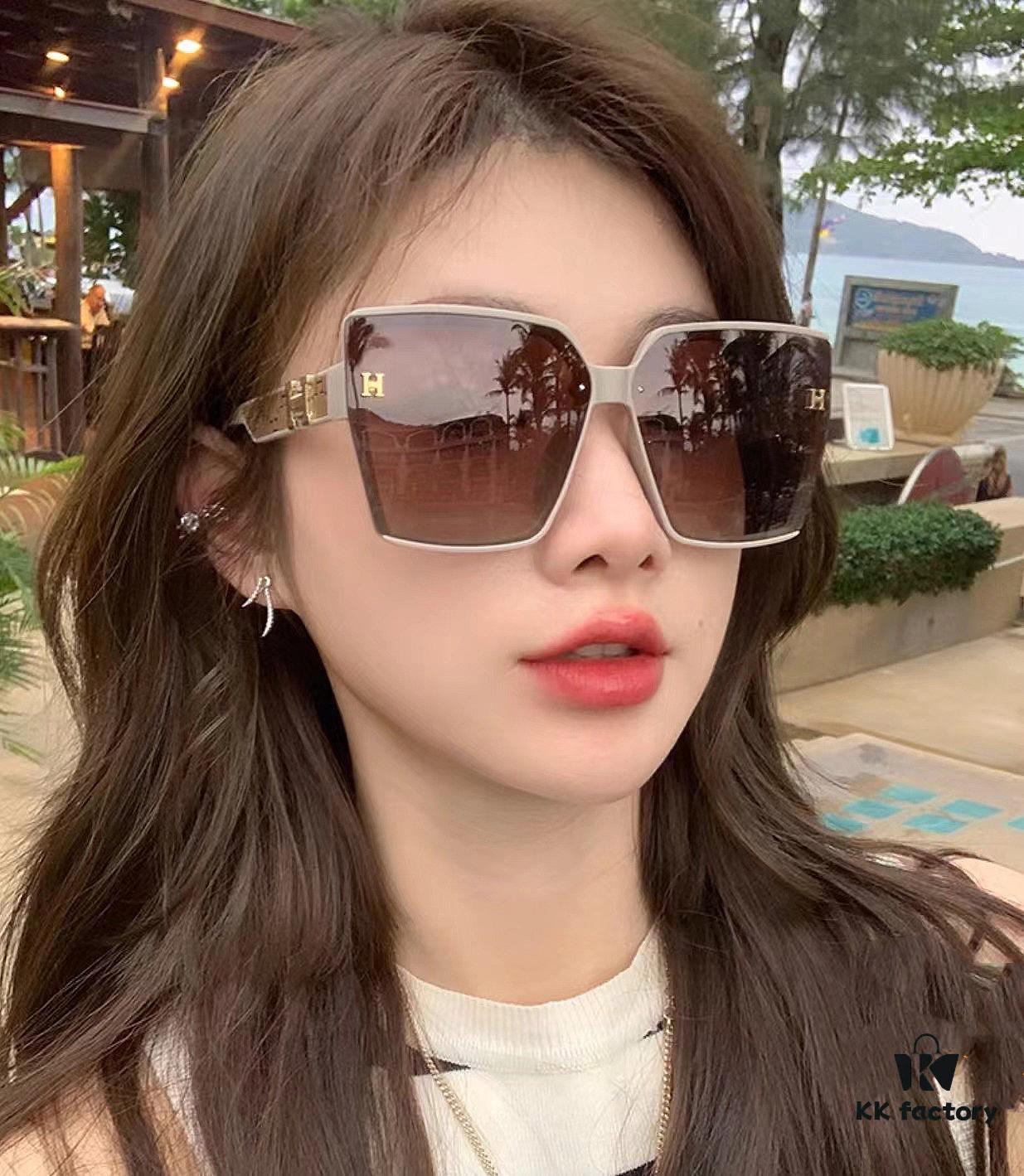 6931af0accd8ab3d7afa3160 HERMES 2024 Spring New Arrival Original Luxury Square Sunglasses H7998