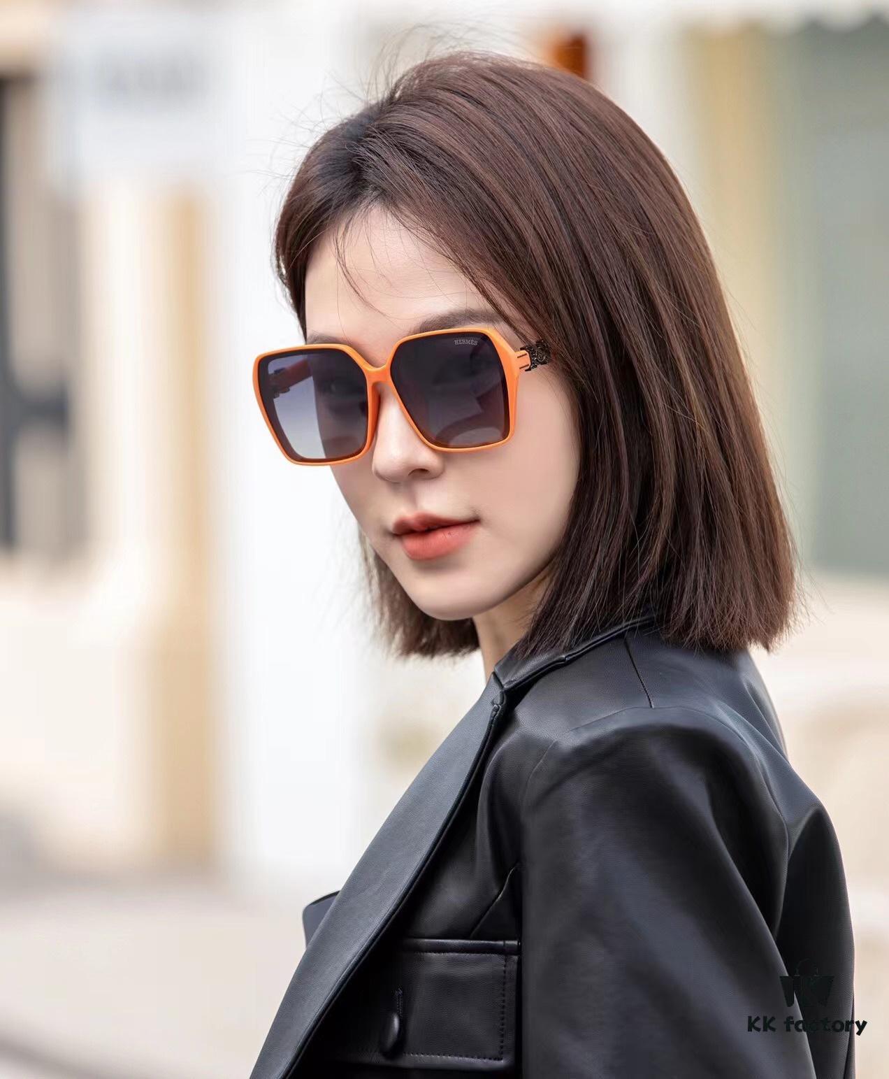 6931af13ccd8ab3d7afa31dc HERMES 2024 Spring New Arrival Original Luxury Square Sunglasses H1245