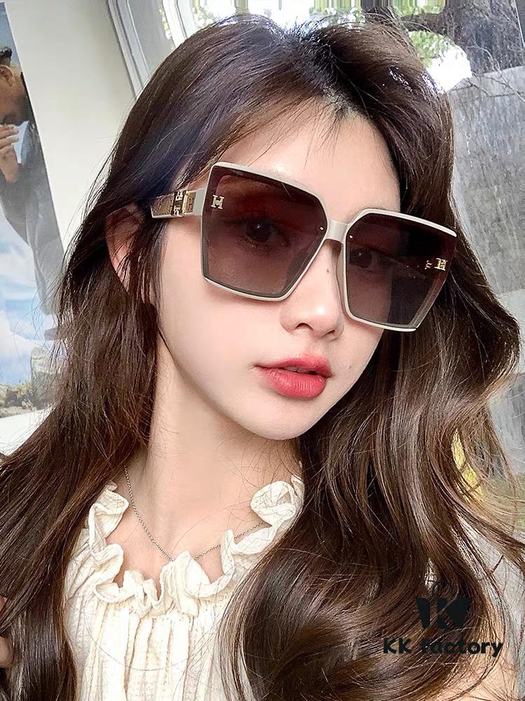 6931af17ccd8ab3d7afa3216 HERMES 2024 Spring New Arrival Original Luxury Square Sunglasses H7998