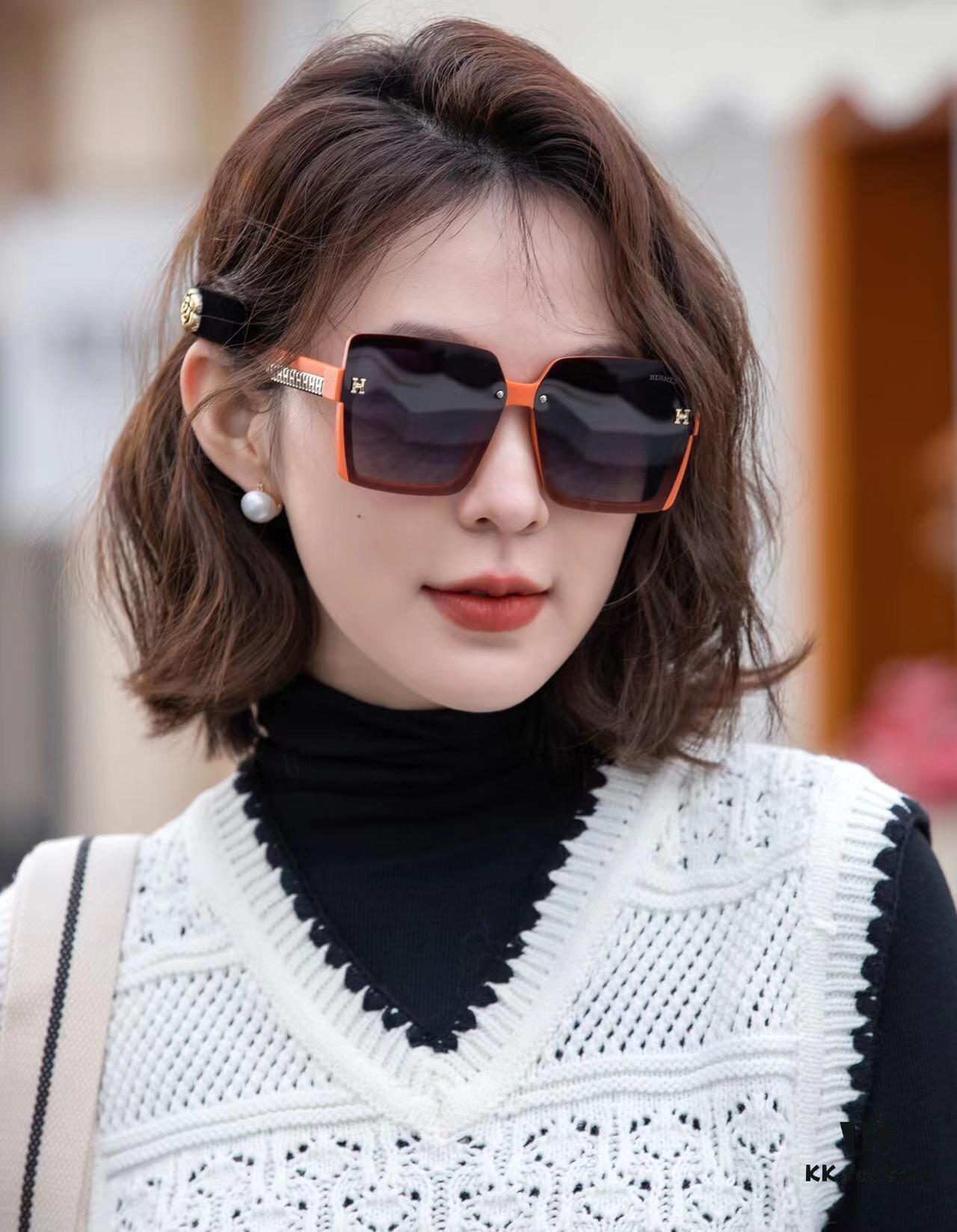 6931af1eccd8ab3d7afa3279 HERMES Spring 2023 New Arrival Original Luxury Square Sunglasses H1245