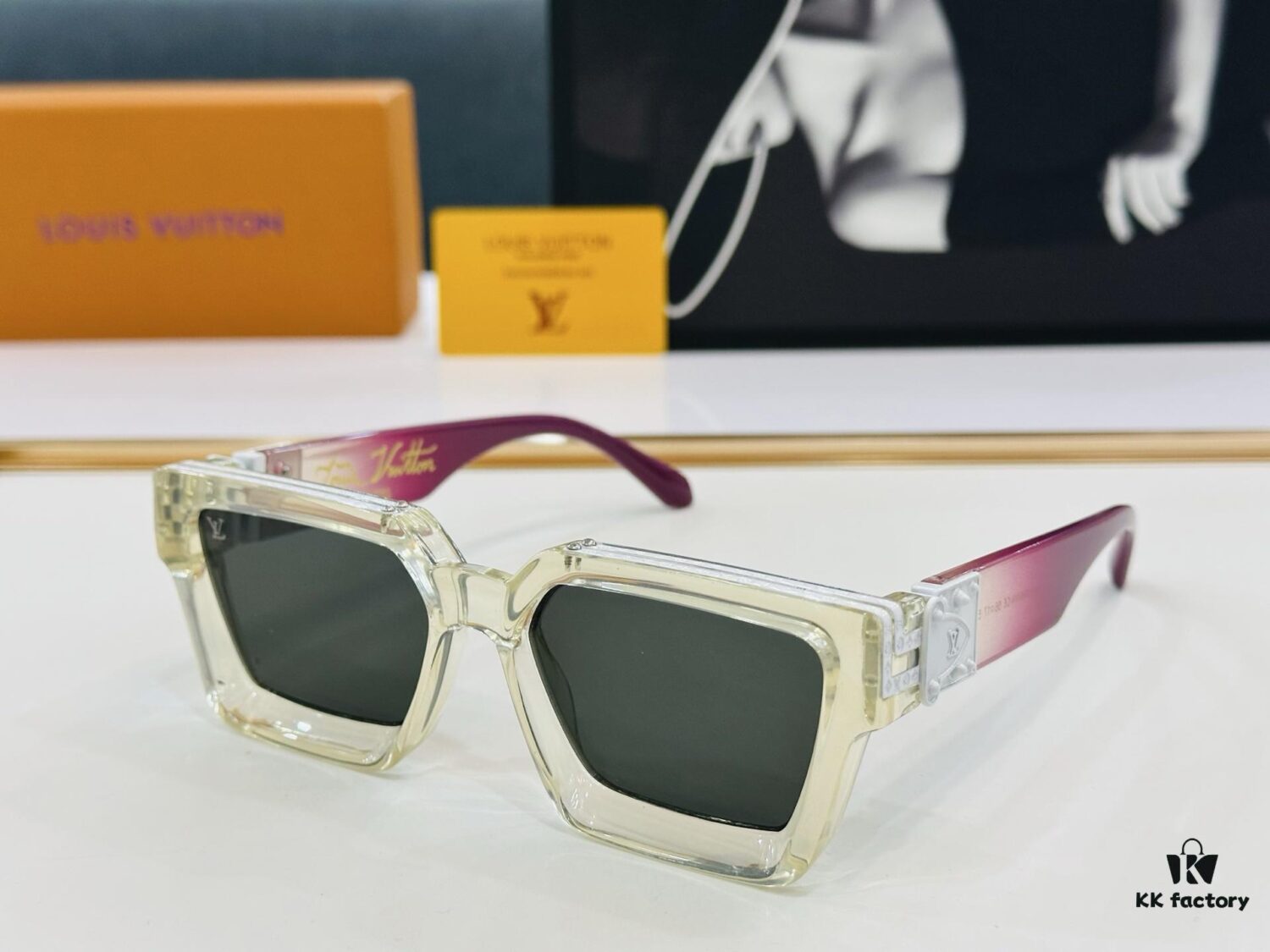 6931af21ccd8ab3d7afa32a7 LOUIS VUITTON LV Luxury Version M96006 Sunglasses with Dense Golden Logo Pattern Size 56□17