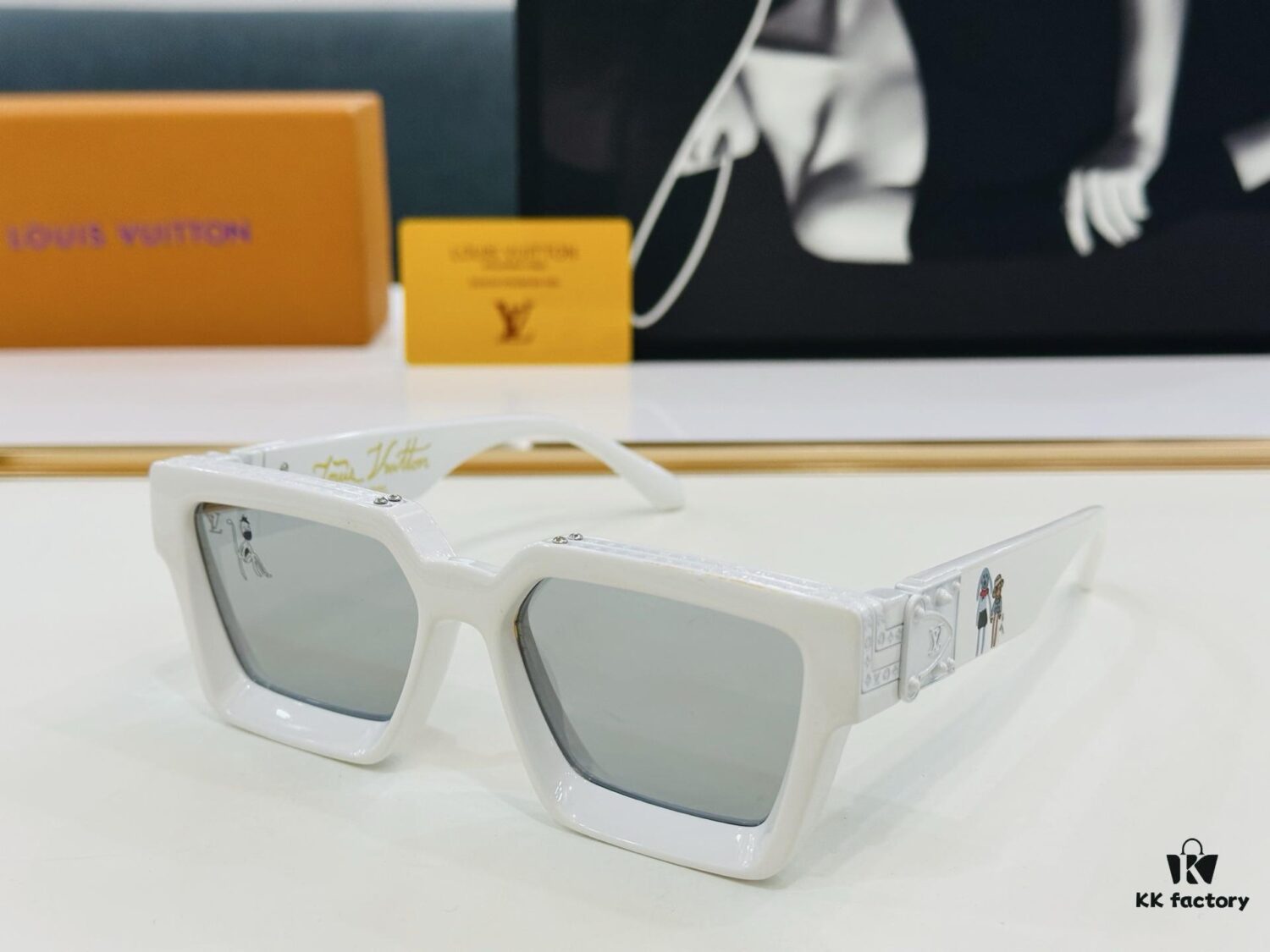 6931af23ccd8ab3d7afa32c1 LOUIS VUITTON LV Maison M96006 Size 56□17 Luxury Edition Golden Dense Logo Sunglasses