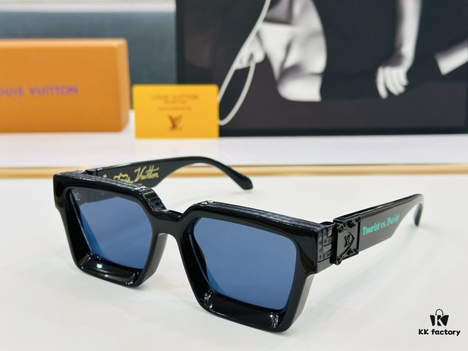 6931af23ccd8ab3d7afa32c6 LOUIS VUITTON LV Maison M96006 Size 56□17 Luxury Edition Golden Dense Logo Sunglasses