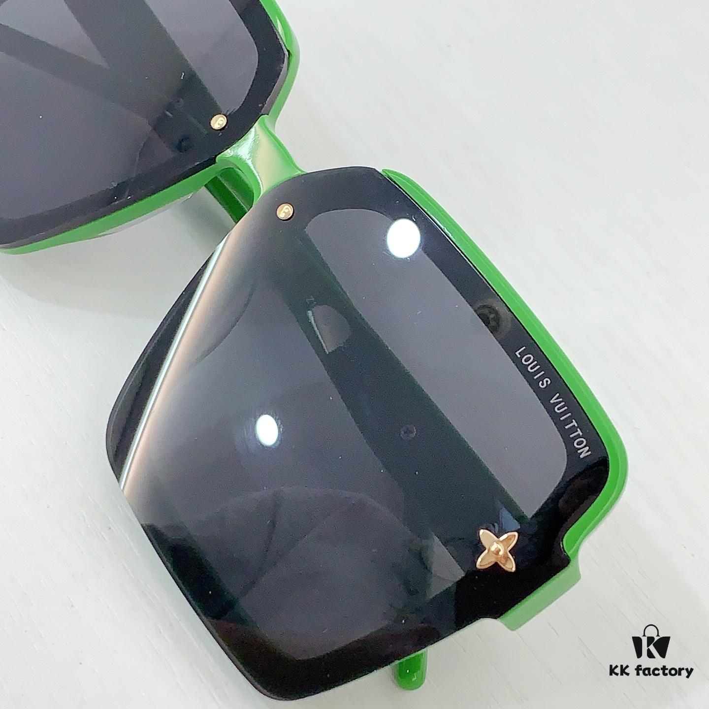 6931af28ccd8ab3d7afa3303 135 LOUIS VUITTON MODEL Z1618U SIZE 55□21-145 Sunglasses