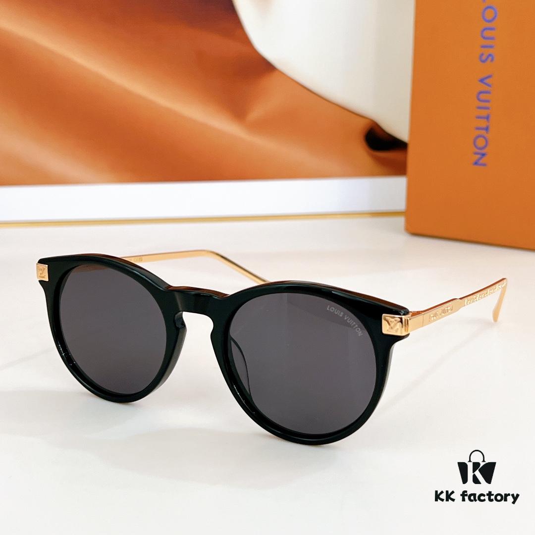 135 LOUIS VUITTON MOD: Z1669E Size: 52-21 140