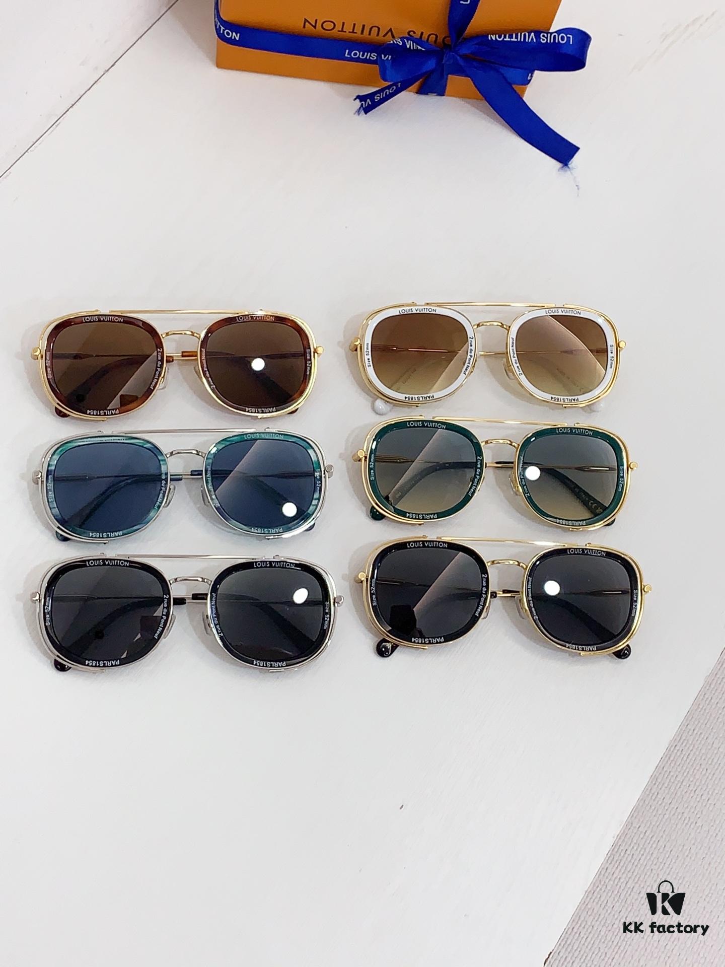 145 LOUIS VUITTON MOD: Z2213U Size: 52-24 145 Sunglasses
