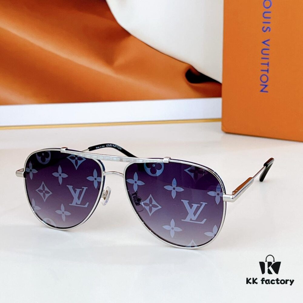 6931af32ccd8ab3d7afa338e 135 LOUIS VUITTON MOD: Z40190W Size: 60□16 145