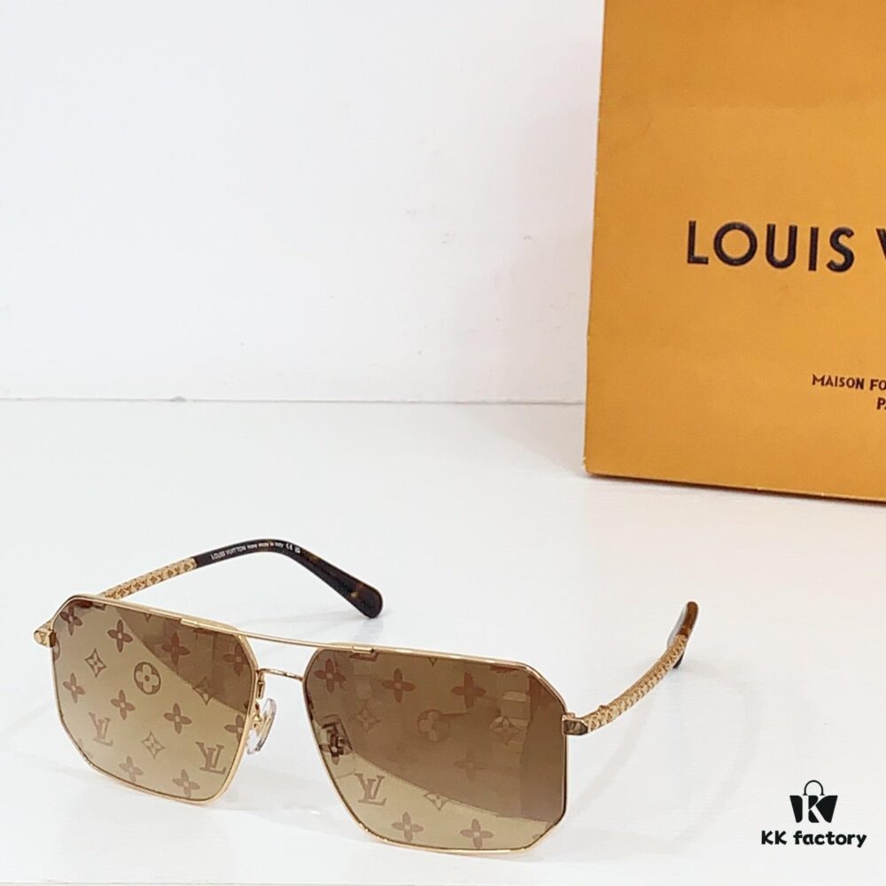 6931af36ccd8ab3d7afa33c4 135 LOUIS VUITTON Model: Z1320 Size: 60 x 14-145