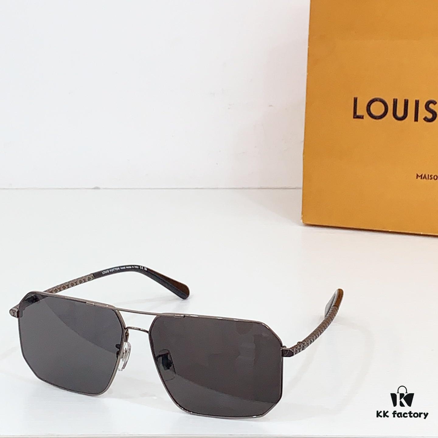 135 LOUIS VUITTON Model: Z1320 Size: 60 x 14-145