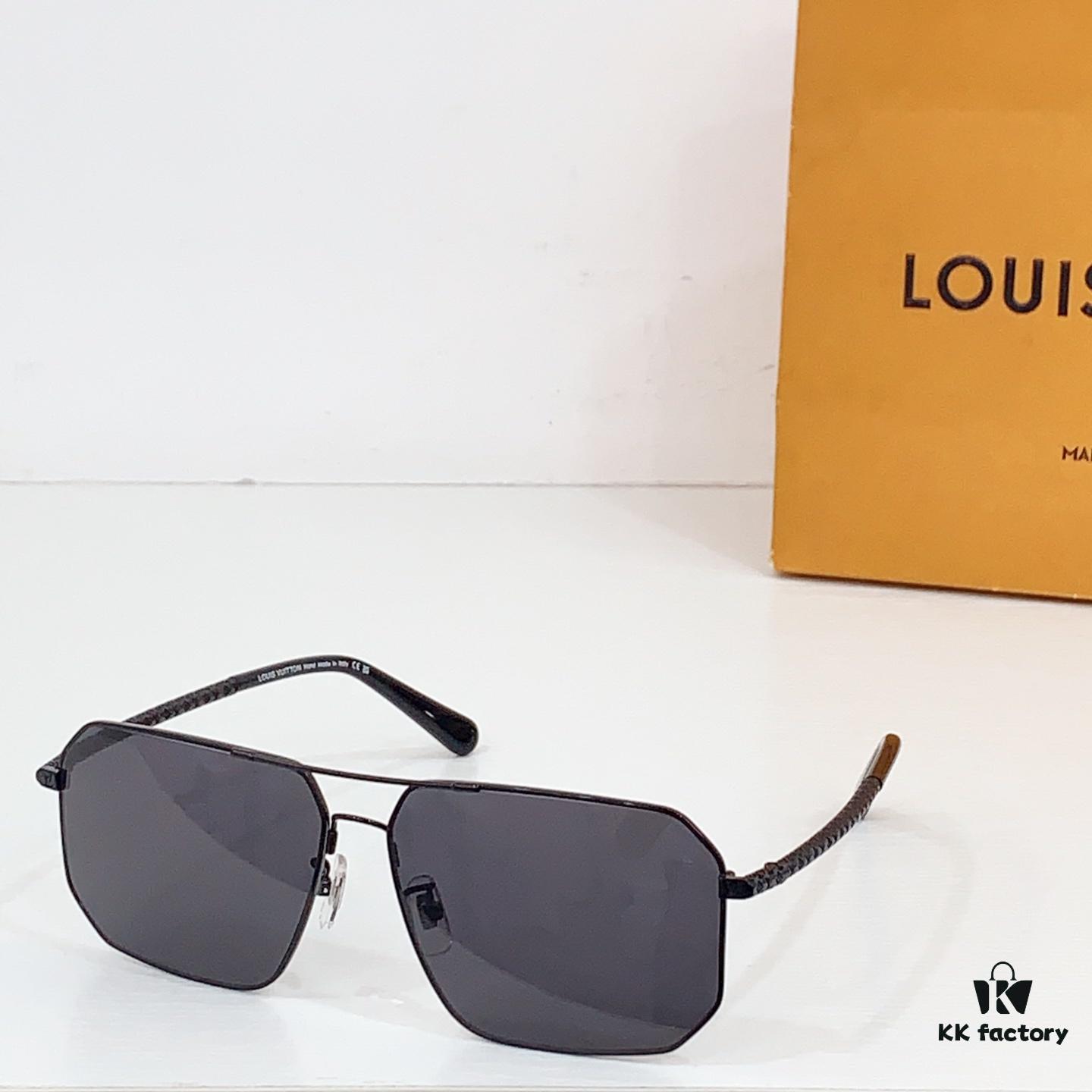 135 LOUIS VUITTON Model: Z1320 Size: 60 x 14-145