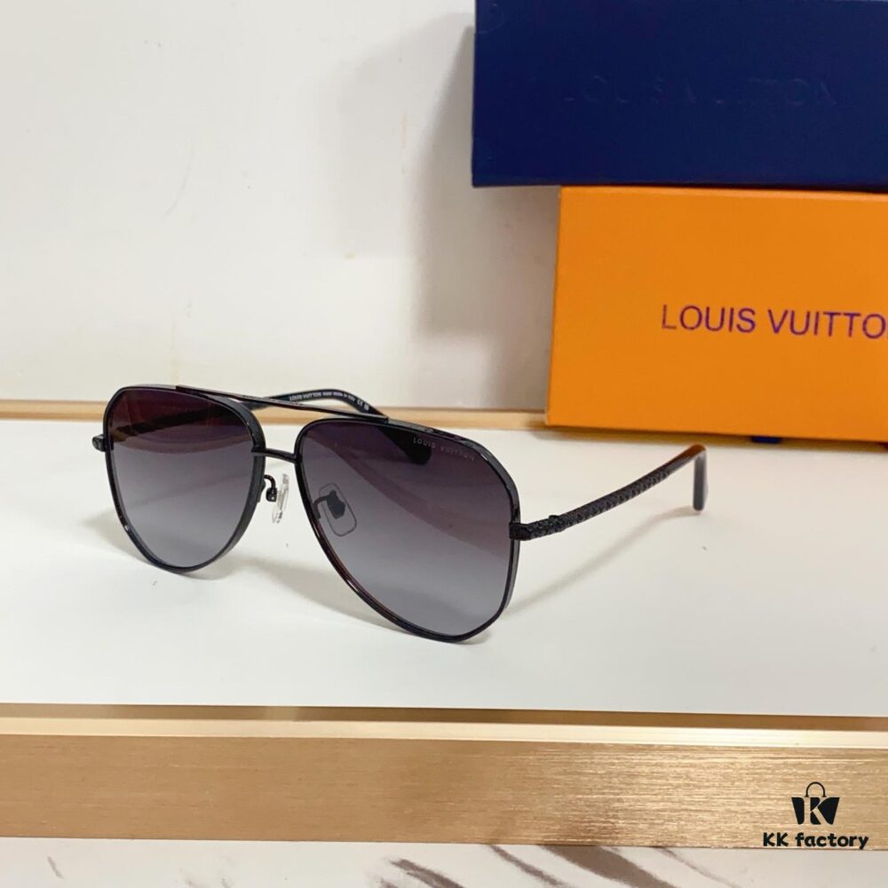 6931af39ccd8ab3d7afa33f1 135 LOUIS VUITTON MOD: Z1300E Size: 58□15-140 Sunglasses