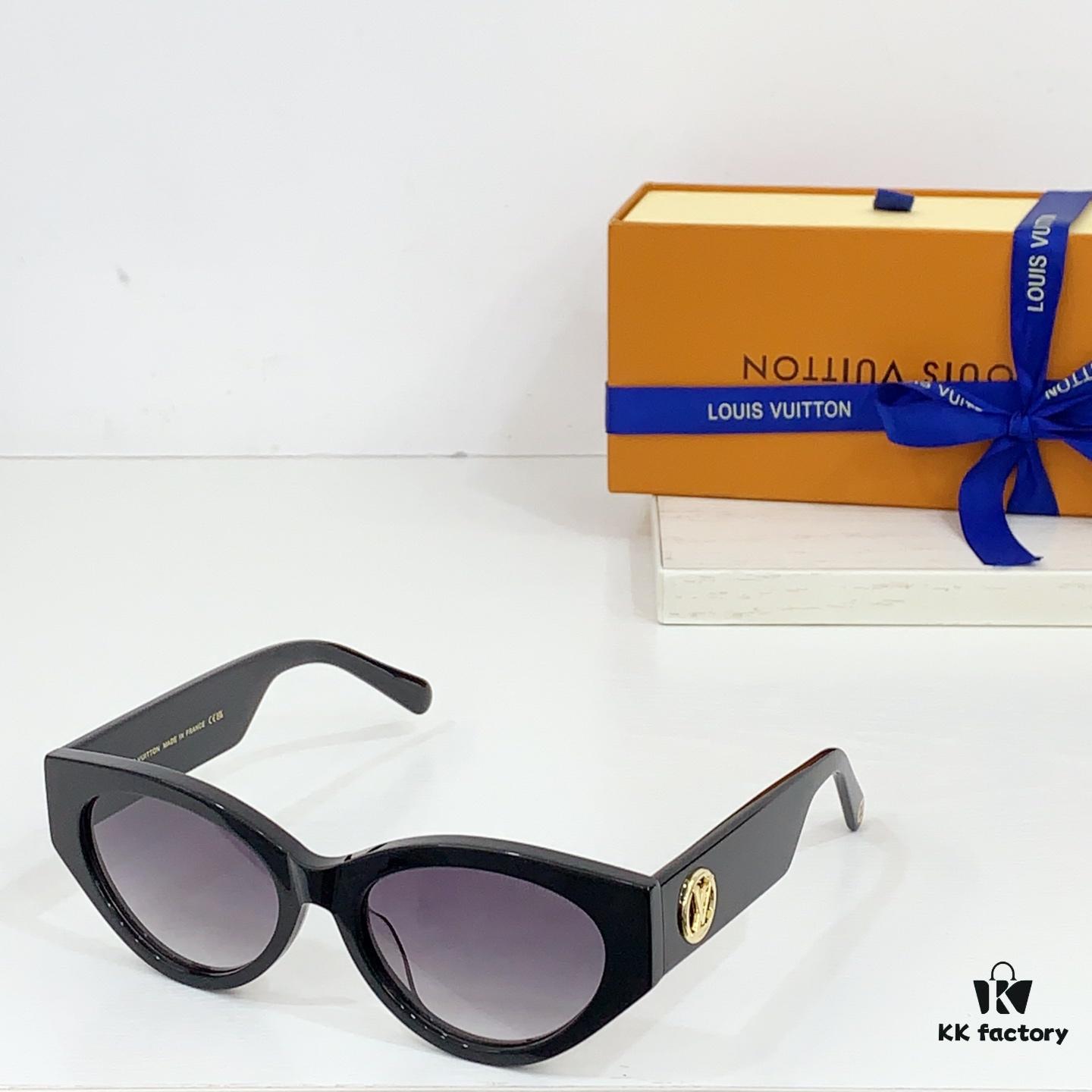 140 LOUIS VUITTON MOD: Z2027U Size: 55×16