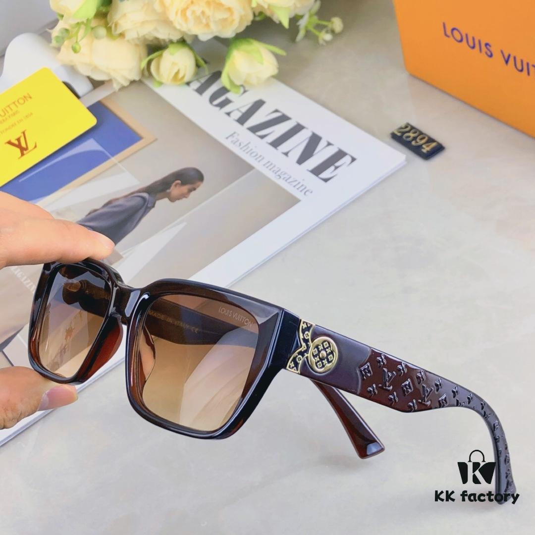 6931af43ccd8ab3d7afa3484 Louis Vuitton Vintage-Inspired Transparent Brown Square Sunglasses, Trendy Round-Face Slimming Design, Influencer Favorite on Xiaohongshu, Stylish Oversized Eyewear