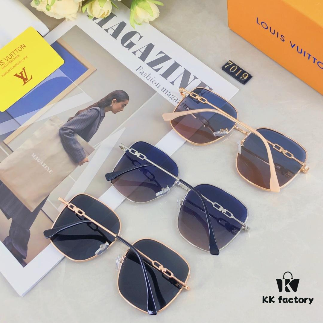 6931af44ccd8ab3d7afa348b Louis Vuitton 2025 New Arrival Xiaohongshu Influencer Style Sunglasses for Women, Slimming Metal Square Frame Light-Colored Sunglasses, Korean Street Snap Eyewear