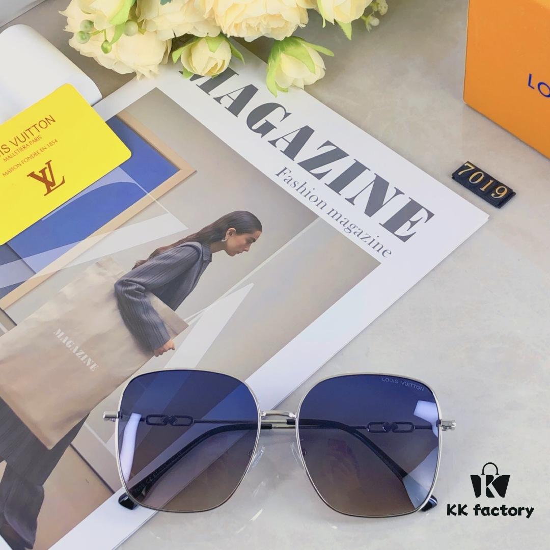 6931af44ccd8ab3d7afa348c Louis Vuitton 2025 New Arrival Xiaohongshu Influencer Style Sunglasses for Women, Slimming Metal Square Frame Light-Colored Sunglasses, Korean Street Snap Eyewear