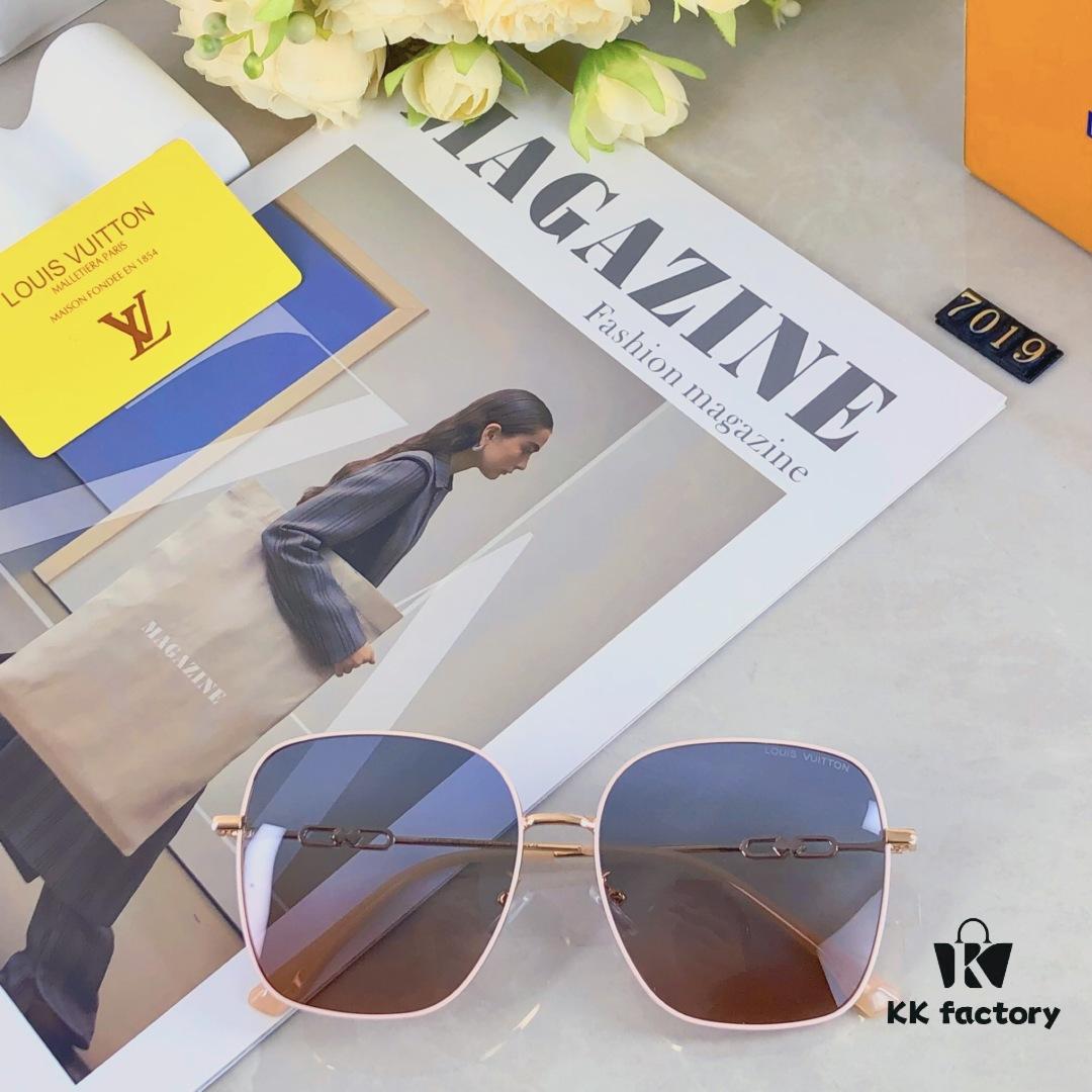 6931af44ccd8ab3d7afa348d Louis Vuitton 2025 New Arrival Xiaohongshu Influencer Style Sunglasses for Women, Slimming Metal Square Frame Light-Colored Sunglasses, Korean Street Snap Eyewear