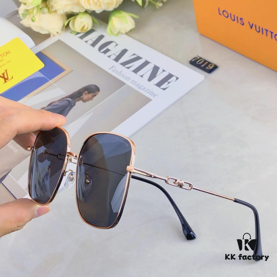 6931af44ccd8ab3d7afa348f Louis Vuitton 2025 New Arrival Xiaohongshu Influencer Style Sunglasses for Women, Slimming Metal Square Frame Light-Colored Sunglasses, Korean Street Snap Eyewear