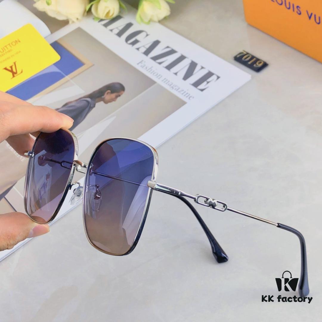 6931af44ccd8ab3d7afa3491 Louis Vuitton 2025 New Arrival Xiaohongshu Influencer Style Sunglasses for Women, Slimming Metal Square Frame Light-Colored Sunglasses, Korean Street Snap Eyewear