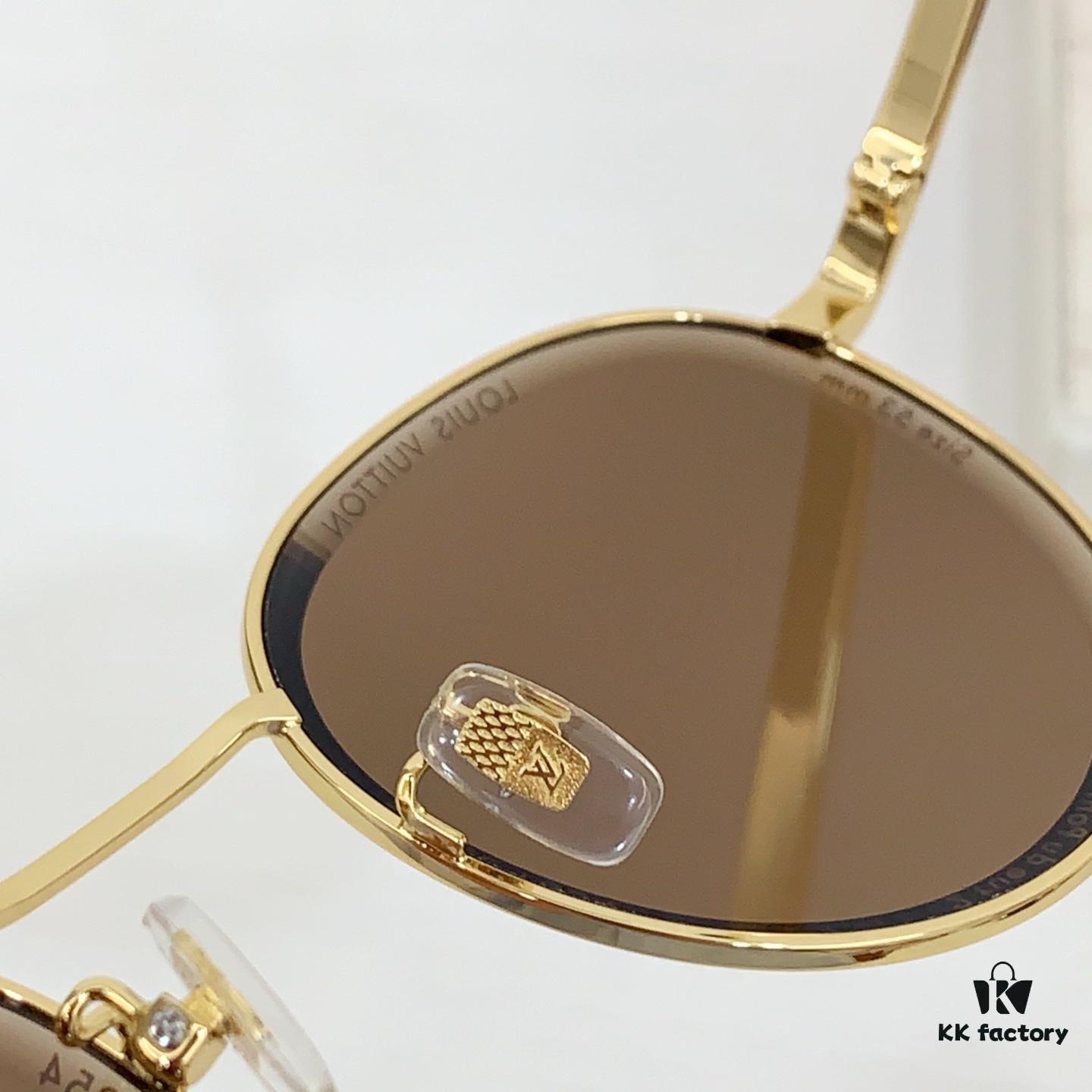 120 LOUIS VUITTON MODEL: Z2626U, Z2608U, Z2619U, Z2617U, Z2615U, Z2618U, Z2616U SIZE: 53□22-145 / 53□20-145 Eyeglasses Sunglasses