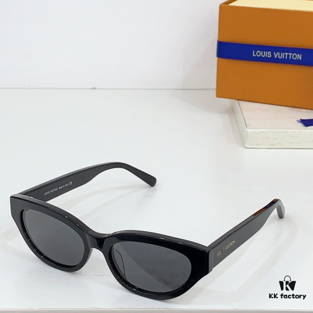 6931af5bccd8ab3d7afa35e0 140 LOUIS VUITTON MODEL Z2481U SIZE 52□18-140 Sunglasses