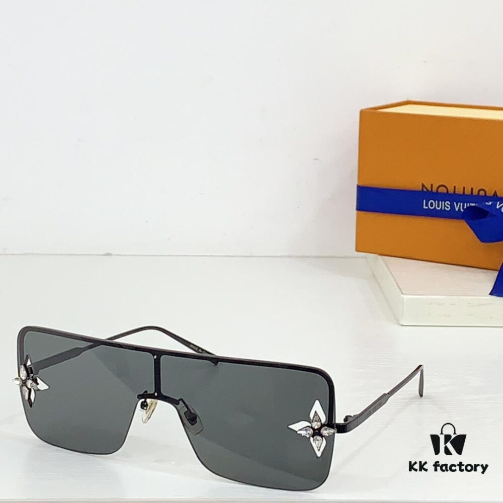 6931af62ccd8ab3d7afa363a 105 Louis Vuitton LV 1644 Size: 146□22-145 Unique Hardware, Rhinestone-trimmed Edges, Floral Accents, Exuding Elegance Sunglasses