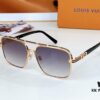 150 LOUIS VUITTON Model Z2019U Size 61-14-145