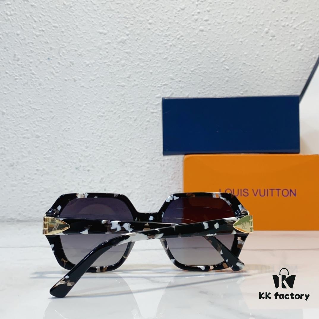 130 Louis Vuitton MOD: Z2269 Sunglasses