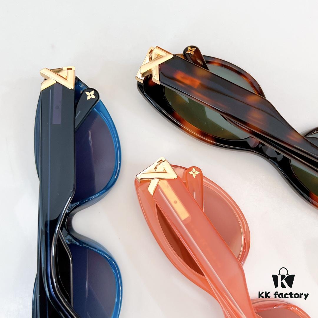 160 LOUIS VUITTON Z2104W Sunglasses