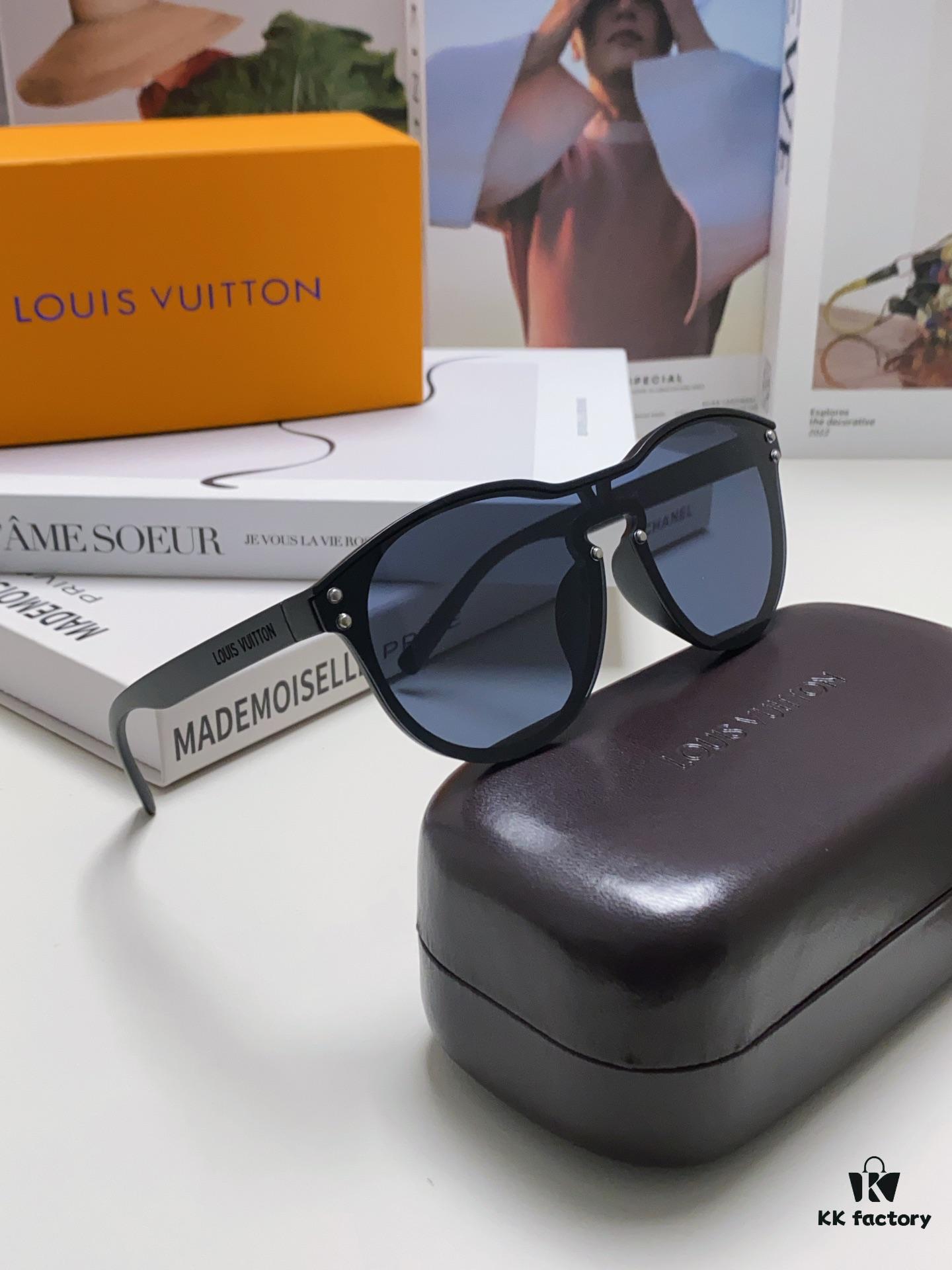 6931af76ccd8ab3d7afa374f LOUIS VUITTON Round Frame Sunglasses with Detailed Design, Original LV Rimless Style, Classic Temple Logo, High-Quality Construction