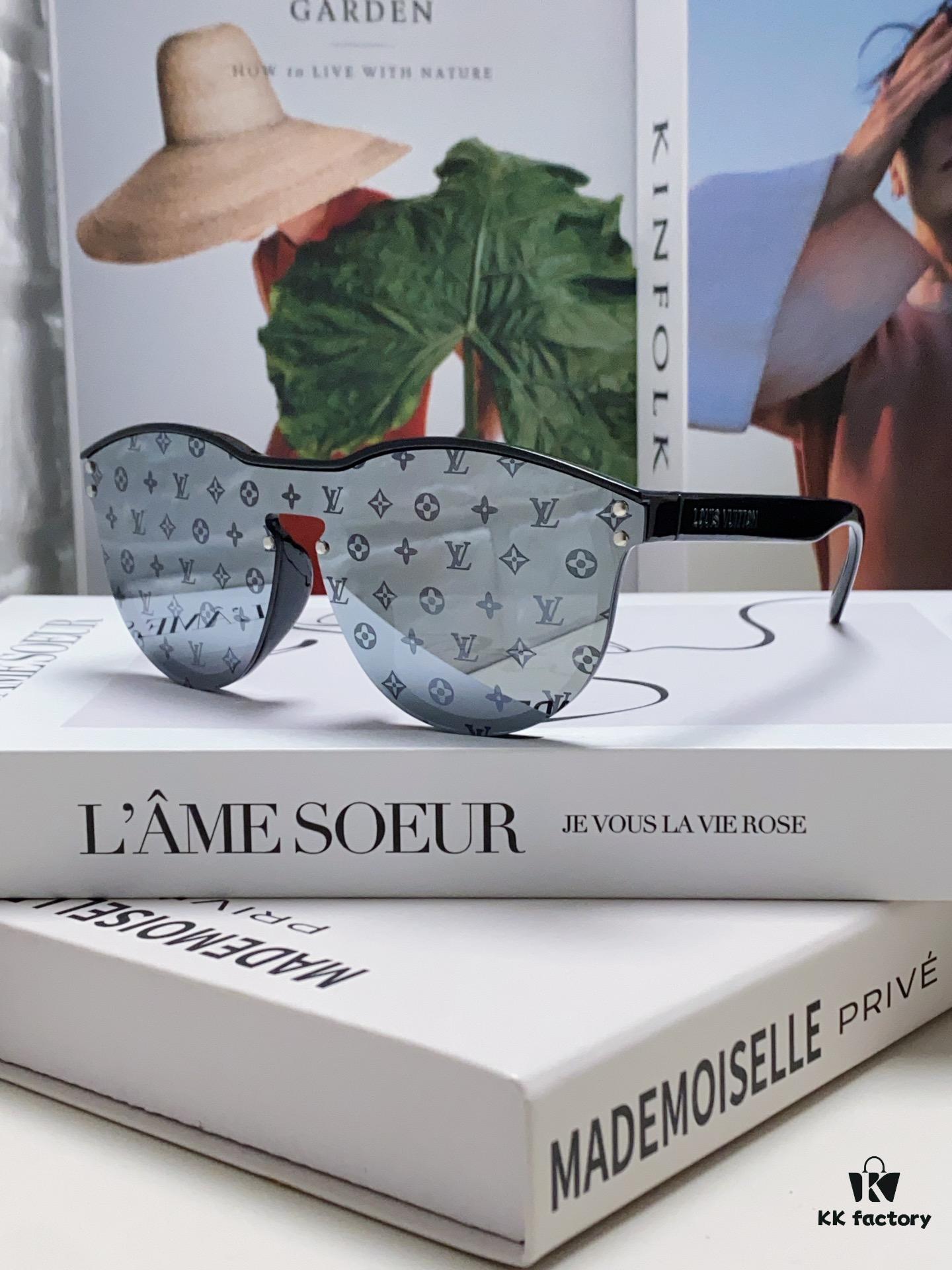 6931af77ccd8ab3d7afa3754 LOUIS VUITTON Round Frame Sunglasses with Detailed Design, Original LV Edgeless Style, Classic Temple Logo, High-Quality Fashion Eyewear
