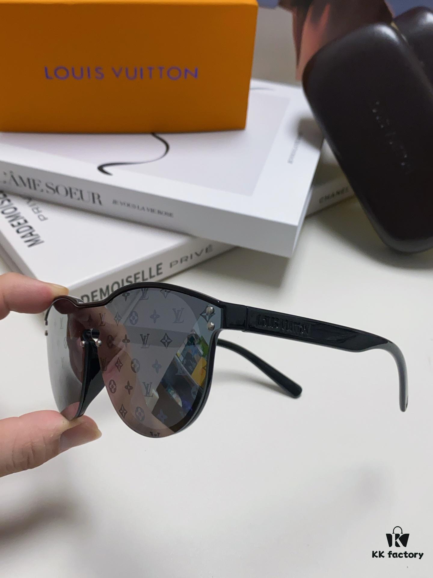 6931af77ccd8ab3d7afa3759 LOUIS VUITTON Round Frame Sunglasses with Detailed Design, Original LV Edgeless Style, Classic Temple Logo, High-Quality Fashion Eyewear