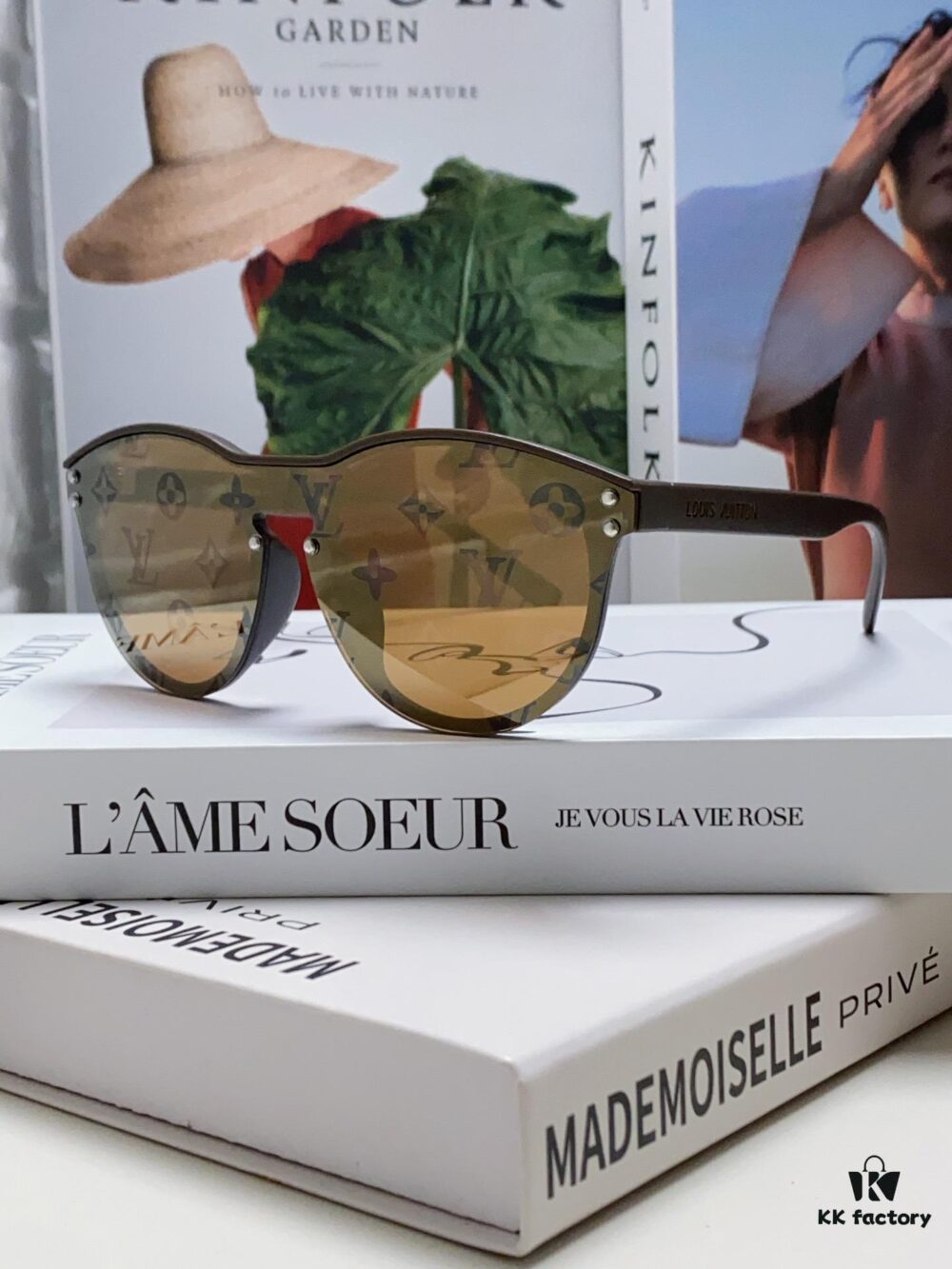 6931af77ccd8ab3d7afa375d LOUIS VUITTON Round Frame Sunglasses with Detailed Design, Original LV Rimless Style, Classic Temple Logo, High-Quality Fashion Eyewear