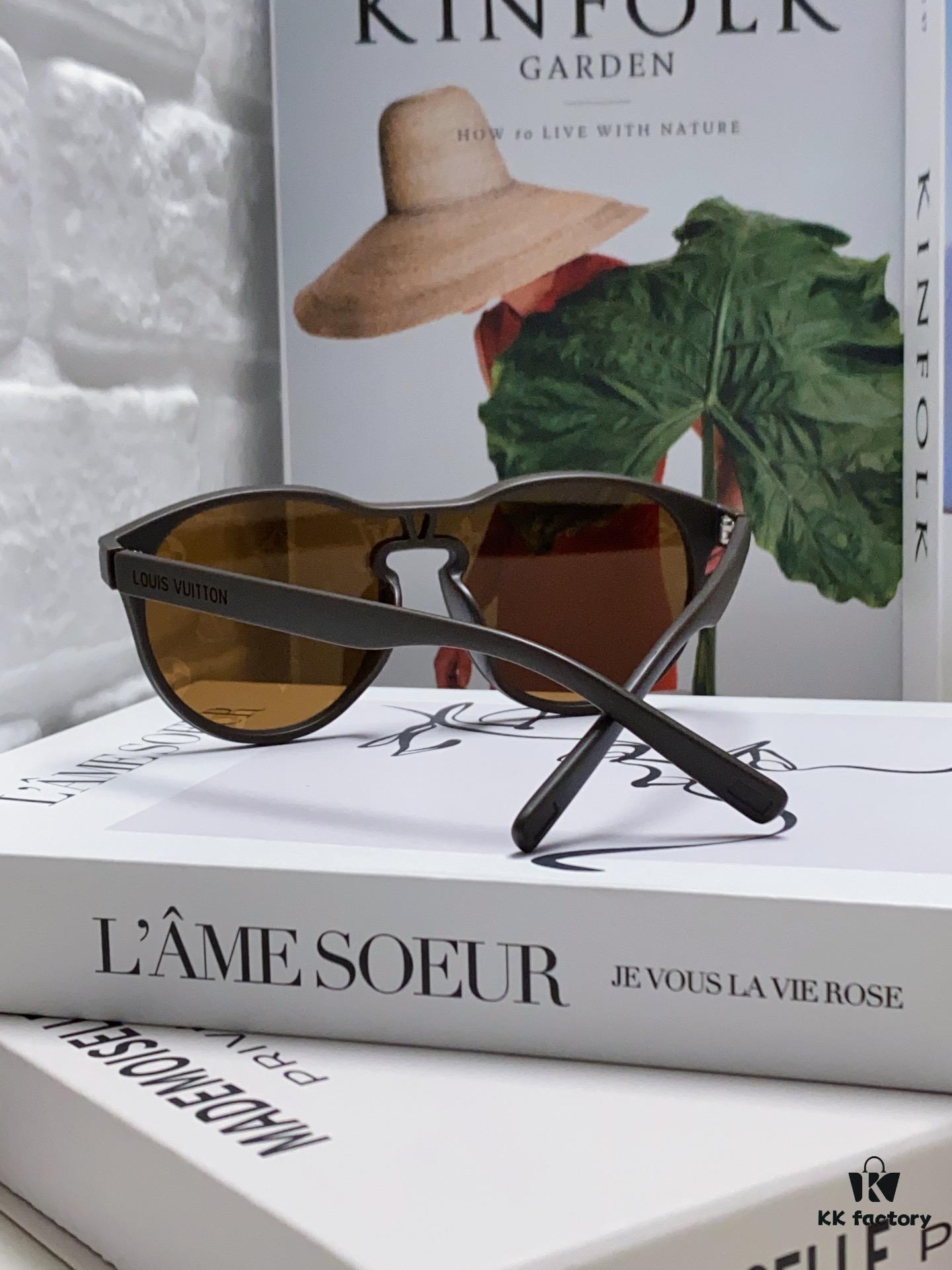 6931af77ccd8ab3d7afa375f LOUIS VUITTON Round Frame Sunglasses with Detailed Design, Original LV Rimless Style, Classic Temple Logo, High-Quality Fashion Eyewear