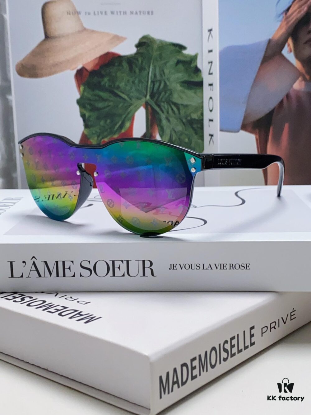 6931af79ccd8ab3d7afa376f LOUIS VUITTON Round Frame Sunglasses with Detailed Design, Original LV Edgeless Style, Classic Temple Logo, High-Quality Fashion Eyewear
