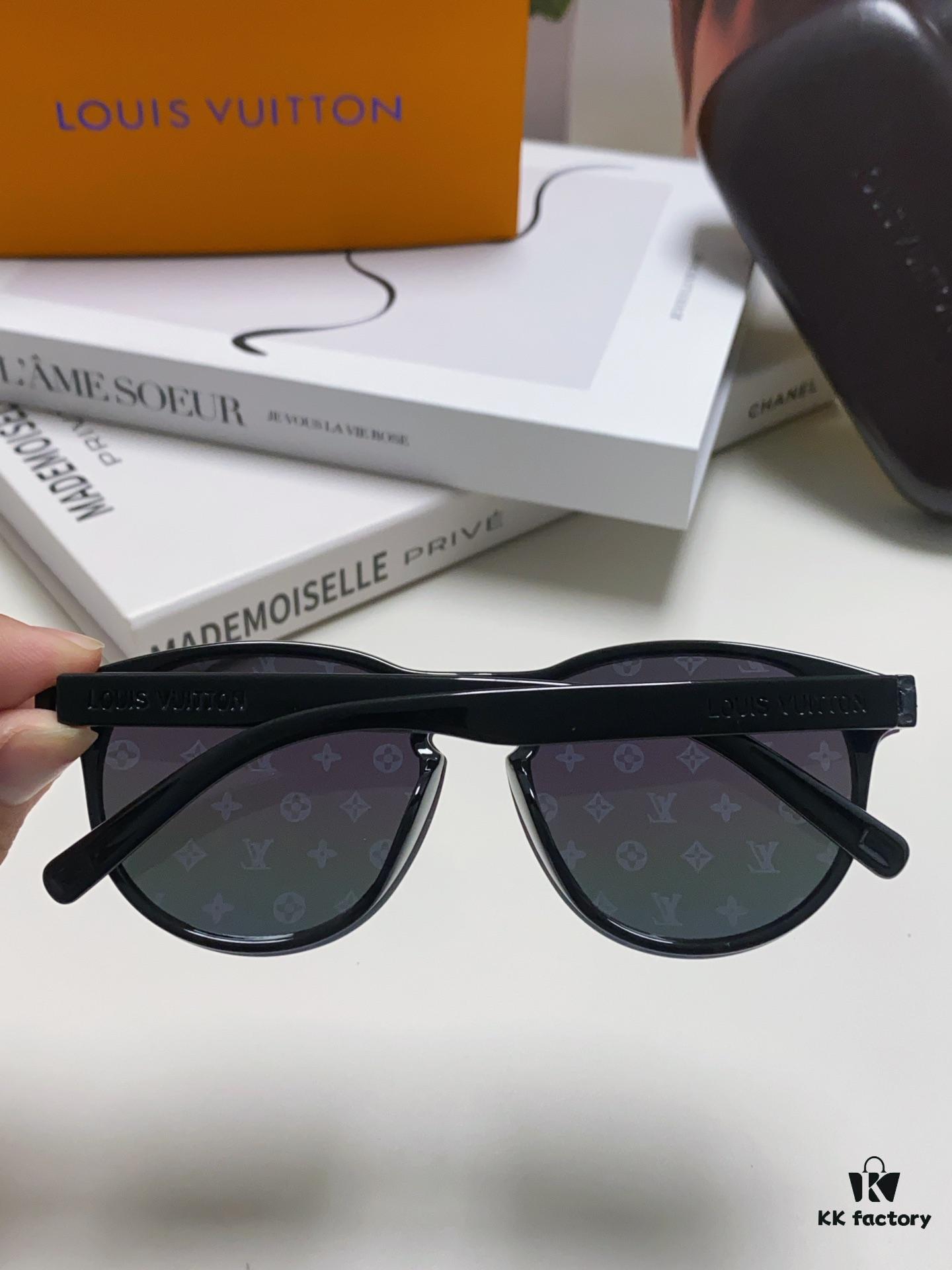 6931af79ccd8ab3d7afa3773 LOUIS VUITTON Round Frame Sunglasses with Detailed Design, Original LV Edgeless Style, Classic Temple Logo, High-Quality Fashion Eyewear