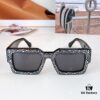 LOUIS VUITTON Sunglasses