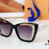 LOUIS VUITTON* Model: Z2007U Size: 56-18-145 Sunglasses