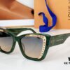 LOUIS VUITTON* Model: Z2007U Size: 56-18-145 Sunglasses