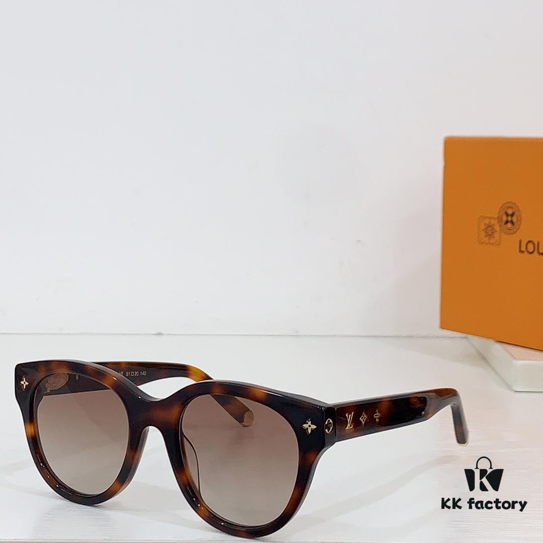 LOUIS VUITTON MODEL: Z1526E SIZE: 53□22-145 Sunglasses